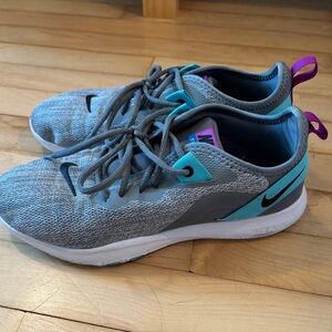 SOLD Size 9 Women’s Nikes